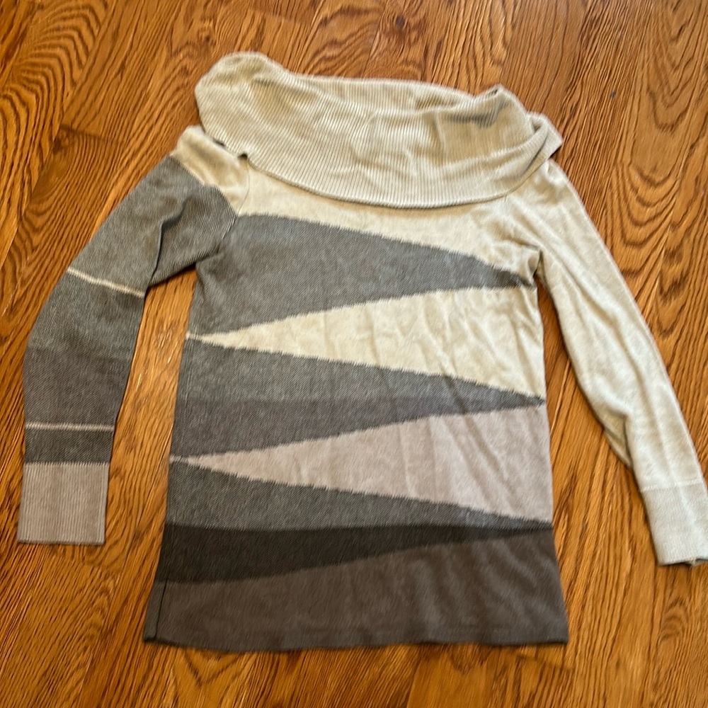 Nick and Zoe sweater XS